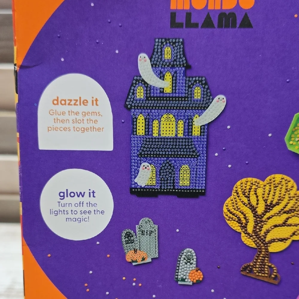 Mondo Llama Create‑Your‑Own Glow‑in‑the‑Dark Gem Art Scene Kit